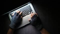 шахрай ноутбук руки людина злочинець кол-центр злодій