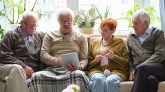 пенсіонери люди похилого віку пенсія