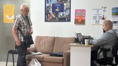 гуманітарний хаб у Дніпрі, переселенці, ВПО допомога люди