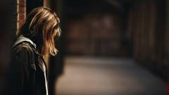 жінка сумна жінка жіночий силует