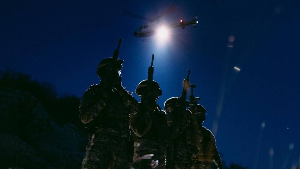 ЗСУ військові українські захисники війна ніч