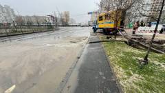 київ витік води підтоплення дороги комунальні служби київодоканал