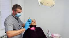 стоматолог з Покровська