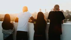 молодь люди підлітки друзі компанія