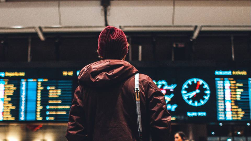 переселенці біженці людина аеропорт поїздка виїзд кордон