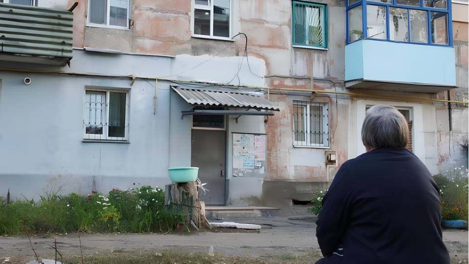 Сокологірськ (Первомайськ), будинок квартири багатоповерхівка людина жінка націоналізація майна житло помешкання дім