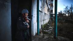 Лиман, пенсіонерка війна обстріли зруйнований будинок евакуація людина літня жінка