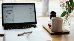 робота дистанційне навчання ноутбук гаджет стіл