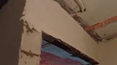 Безвідходне виробництво: як загарбники в Маріуполі будують стіни зі сміття