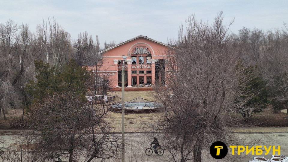 Луганський драматичний театр