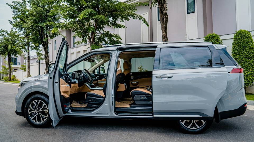 мінівен автомобіль