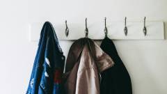 Настінна вішалка для передпокою