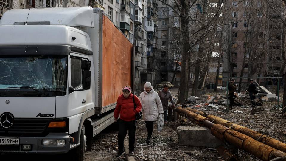 люди українці евакуація виїзд війна переселенці впо біженці Костянтинівка