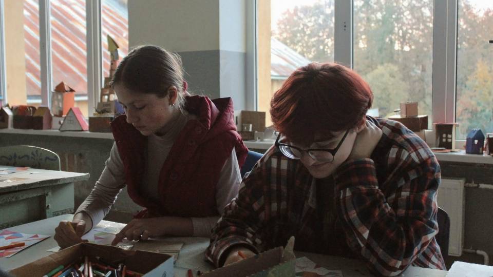 студенти навчання молодь підлітки освіта школа коледж ліцей університет