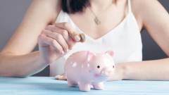 гроші кошти банка донат пожертва монети людина заощадження