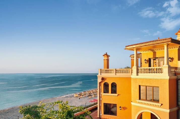 дом на берегу моря