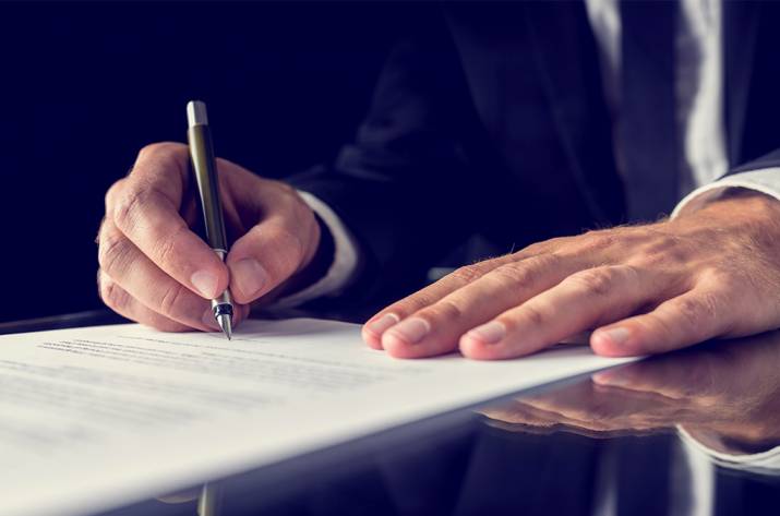 ручка подпись контракта