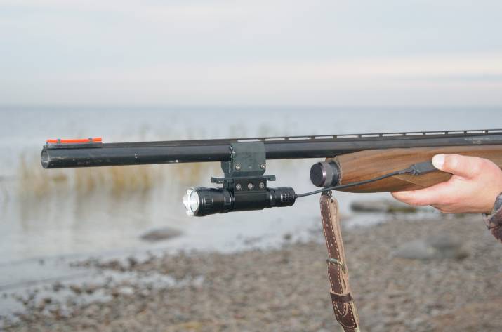 подствольный фонарь для охоты