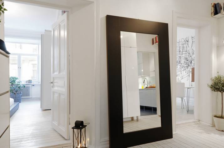 зеркало в прихожей