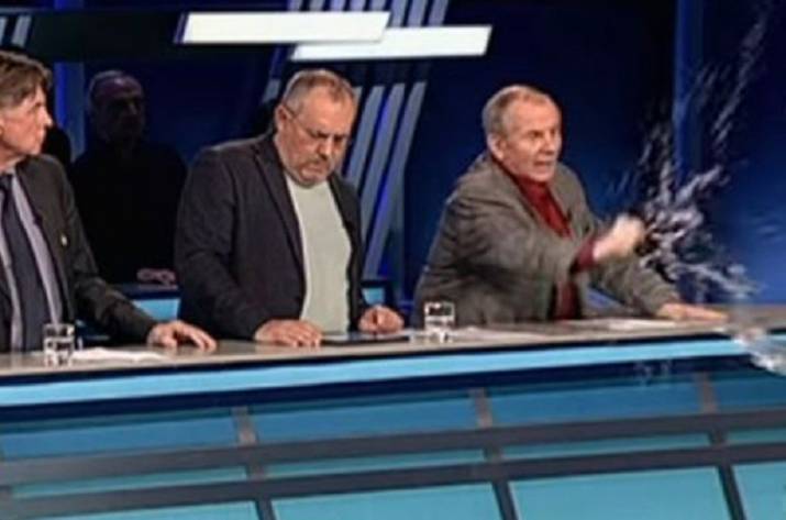 Веллер и стакан