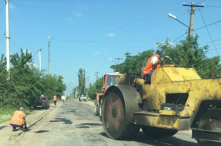 Укладка асфальта в Рубежном