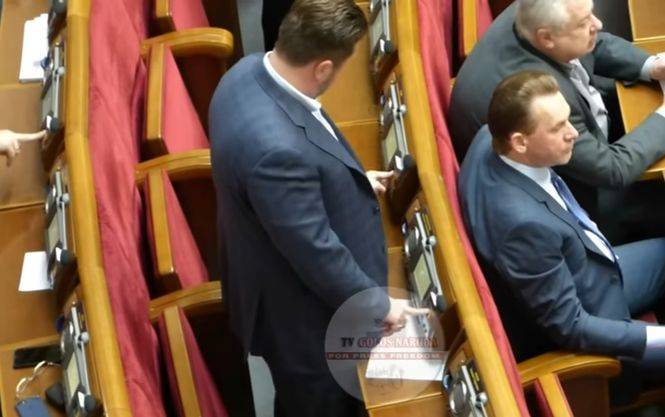 Яценко кнопкодав