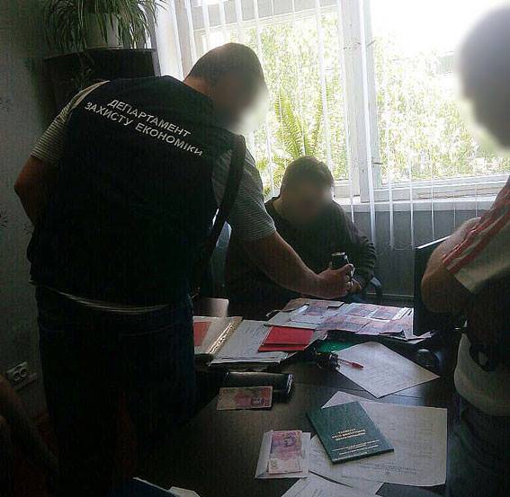 Декан медицинского попался на взятке